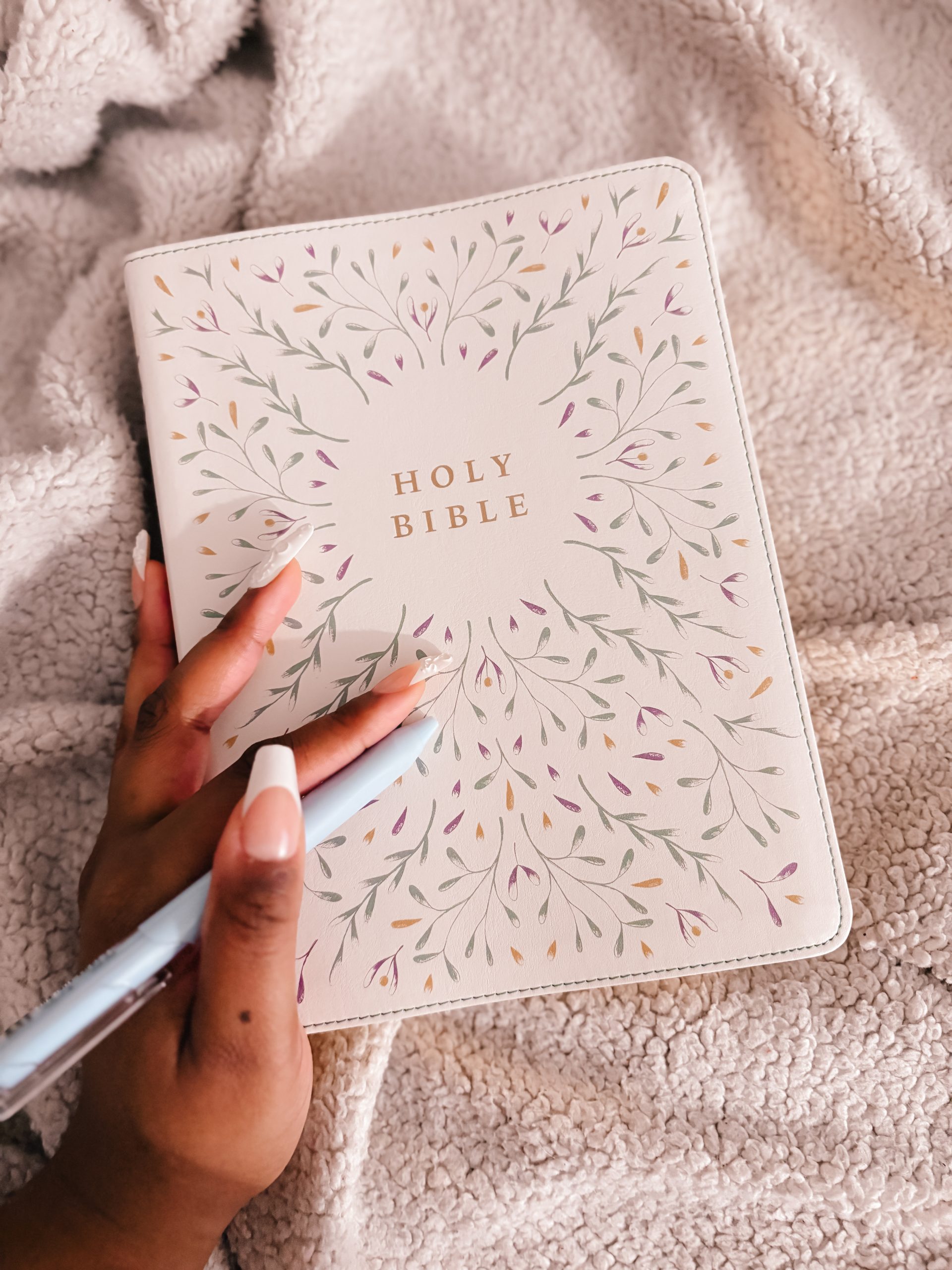 filament enabled -1 Book reviewer, Priscilla holding Uncomplicate It